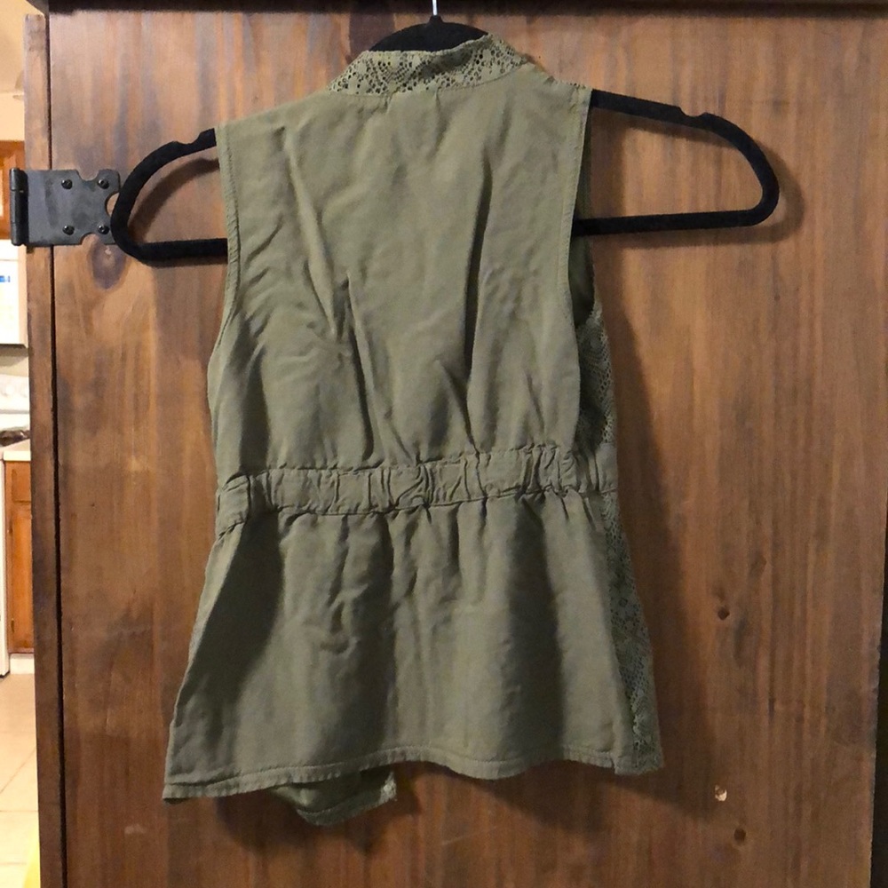 Vest - Picture 2 of 2